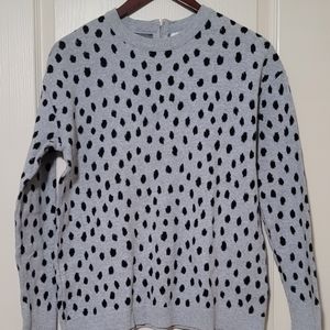 H & M - Gray Cheetah Print Sweater 🐆